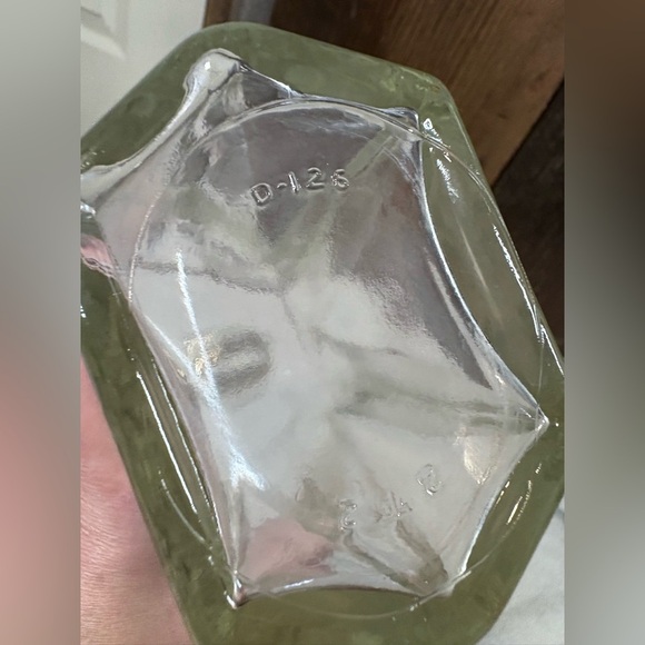 VINTAGE CLEAR GLASS LIQUOR/WINE DECANTER W/ GLASS STOPPER #0-126 ON BOTTOM 12" - Picture 7 of 10